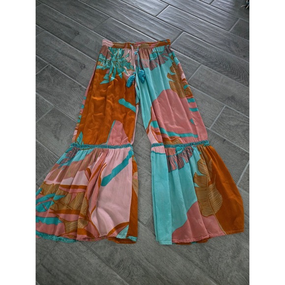 True Destinations Pants - True Destinations Resort Tropical Print Flare Leg Pants‎ Teal Pink Floral Medium